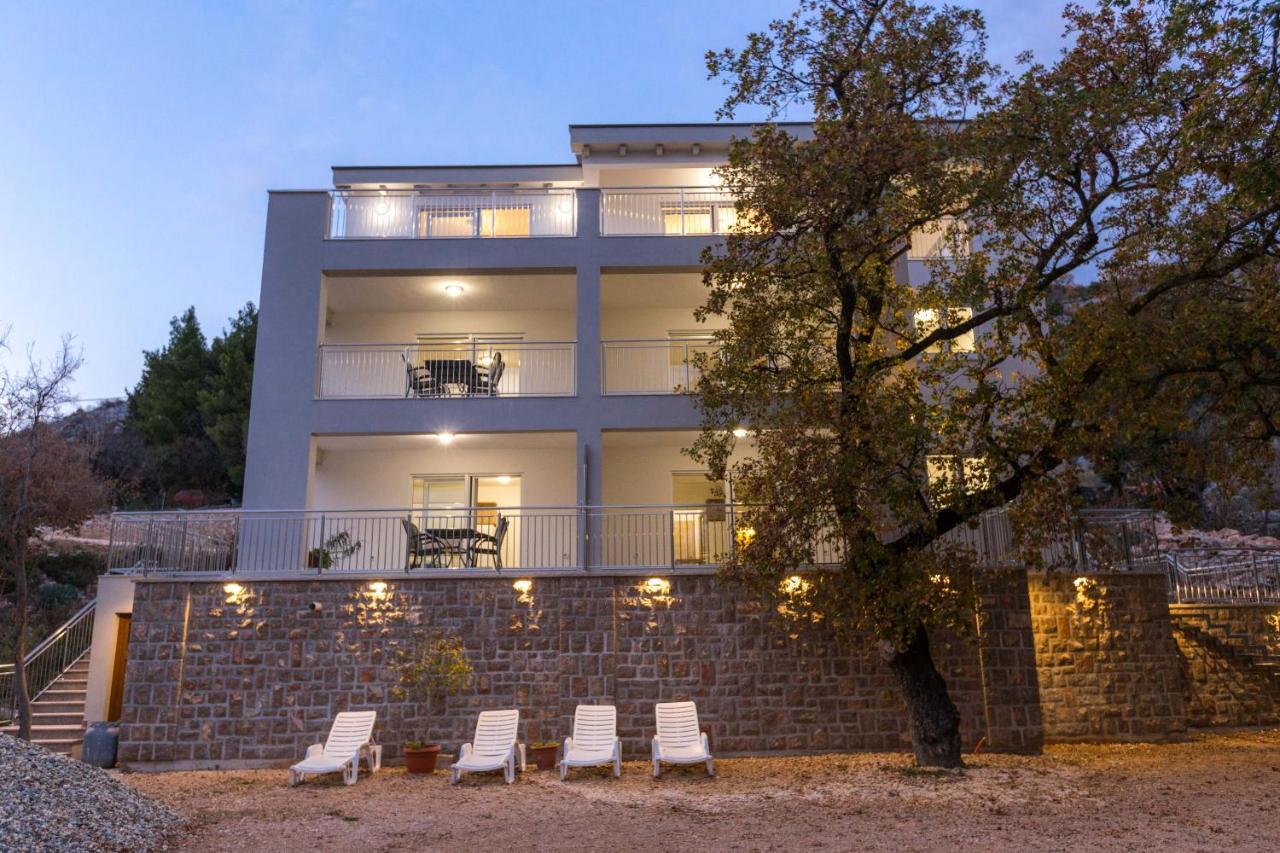 Apartmani Villa Paulo 스타리그라드 파클레니차 외부 사진