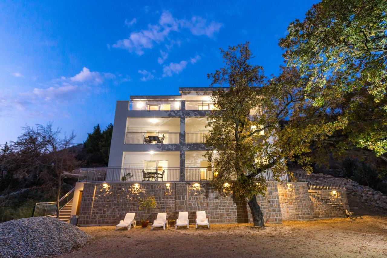 Apartmani Villa Paulo 스타리그라드 파클레니차 외부 사진