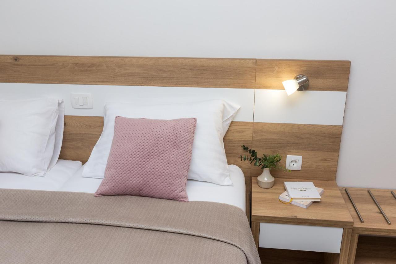 Apartmani Villa Paulo 스타리그라드 파클레니차 외부 사진