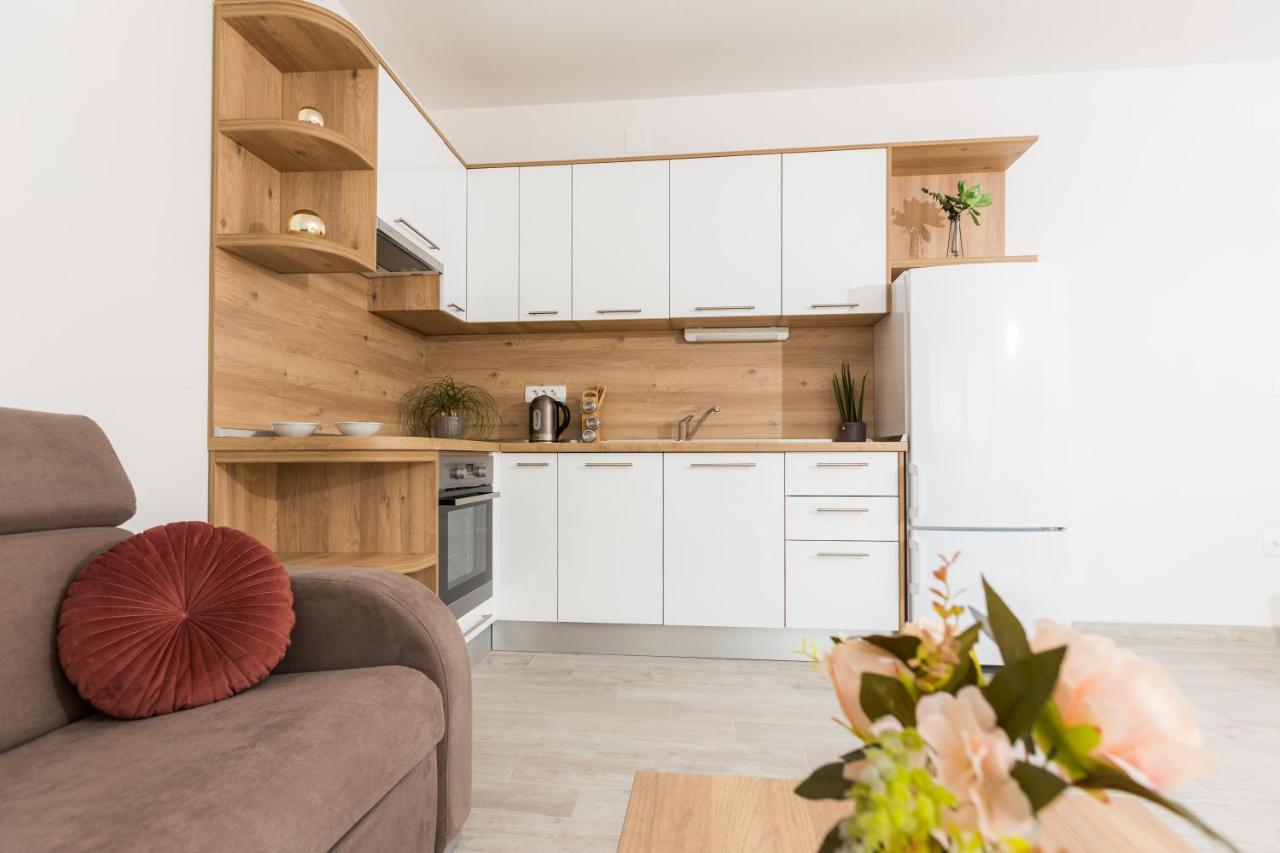 Apartmani Villa Paulo 스타리그라드 파클레니차 외부 사진