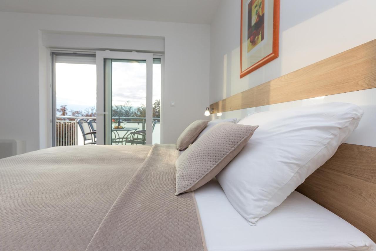 Apartmani Villa Paulo 스타리그라드 파클레니차 외부 사진