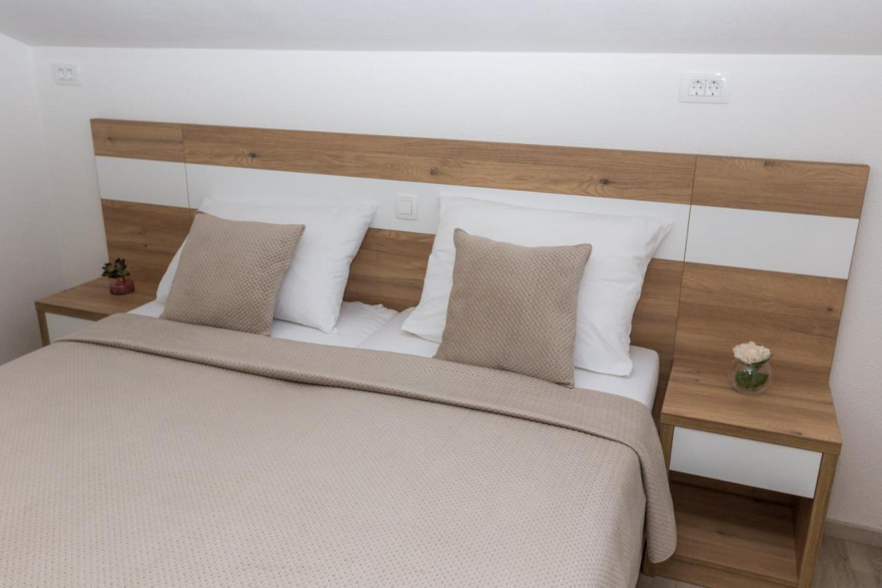 Apartmani Villa Paulo 스타리그라드 파클레니차 외부 사진